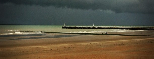 Zeedijk Nieuwpoort-Bad is one of Posti che sono piaciuti a 👓 Ze.