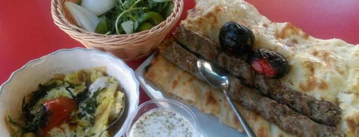 Ashayer Kebab House | كبابی و بریانی عشایر is one of Harold'un Beğendiği Mekanlar.