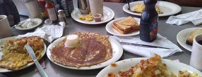Frank's Grill is one of The 9 Best Places for Hot Breakfast in Houston.