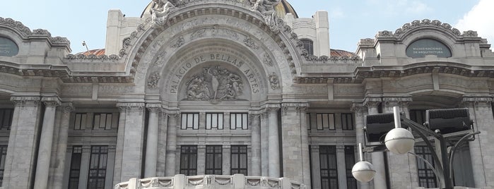 Palacio de Bellas Artes is one of Locais curtidos por Mario.