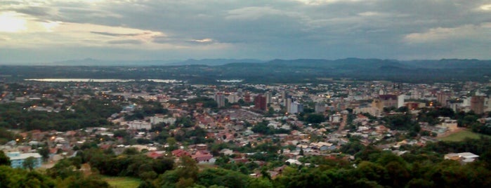 Parque da Cruz is one of Tempat yang Disukai Andrew.