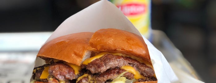 Bitez Burger بايتز برجر is one of Lugares favoritos de i.Eternity.