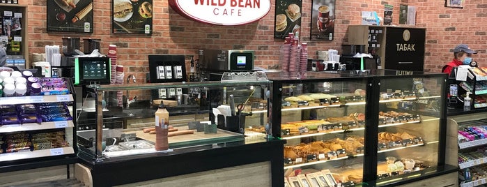 АЗС BP & Wild Bean Café is one of Егоров'ın Beğendiği Mekanlar.