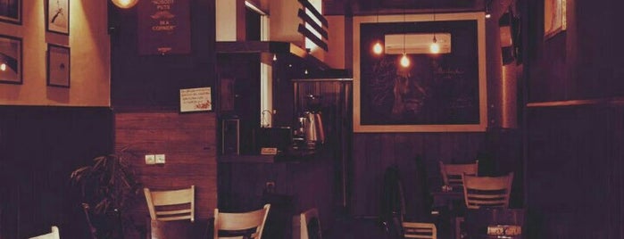 Sibil Café | کافه سیبیل is one of تمام کافه های مشهد.