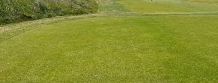 Royal Portrush Golf Club is one of Mis campos de golf.