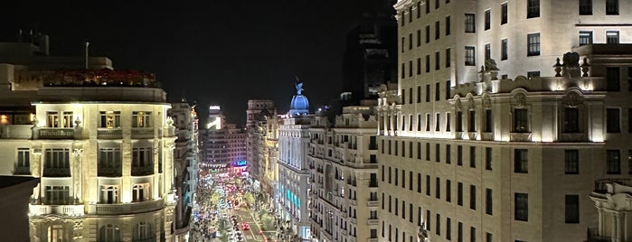 Picalagartos Sky Bar is one of Musts in Madrid.