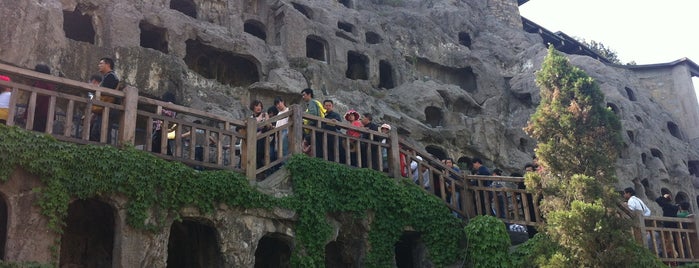 Longmen Grottoes is one of Lieux qui ont plu à Artemy.