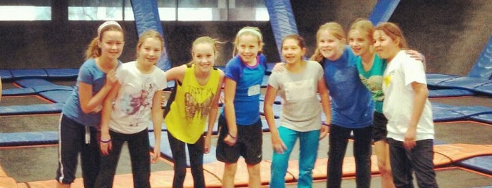 Sky Zone is one of Lugares favoritos de Local Ruckus KC.