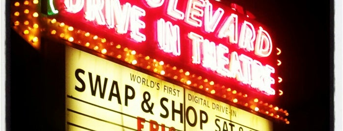 Boulevard Drive-In Theatre is one of Tempat yang Disimpan Alexis.