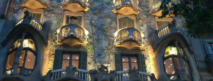 Casa Batlló is one of Tempat yang Disukai nicola.