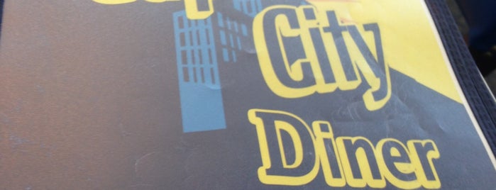 Capital City Diner is one of สถานที่ที่ Bill ถูกใจ.