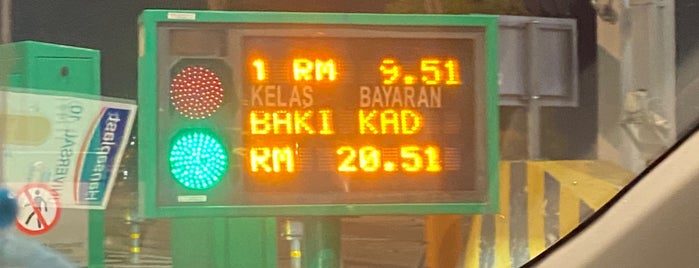 Plaza Toll Hutan Kampung is one of 0n The Road.