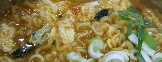 별별 칼국수 is one of Yunusさんのお気に入りスポット.