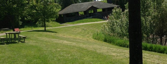 Lake Superior Zoo is one of Tempat yang Disimpan Chelsea.