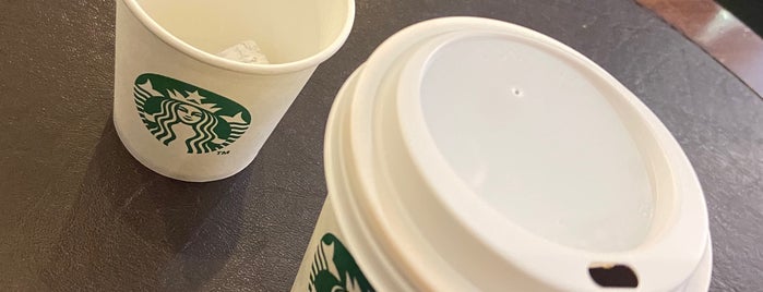 Starbucks is one of Pırılさんのお気に入りスポット.