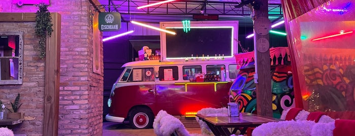 Social Kombi is one of Pub&Bares.