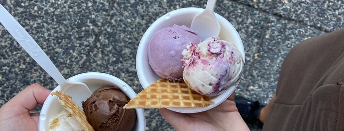 Jeni's Splendid Ice Creams is one of Locais salvos de Anthony.