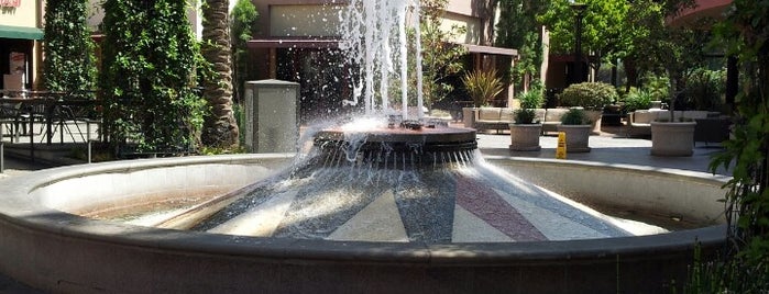Cerritos Towne Center is one of Cesiahさんのお気に入りスポット.