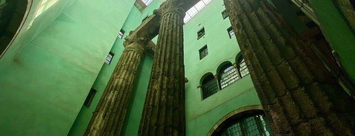 Templo de Augusto is one of Barcelona.