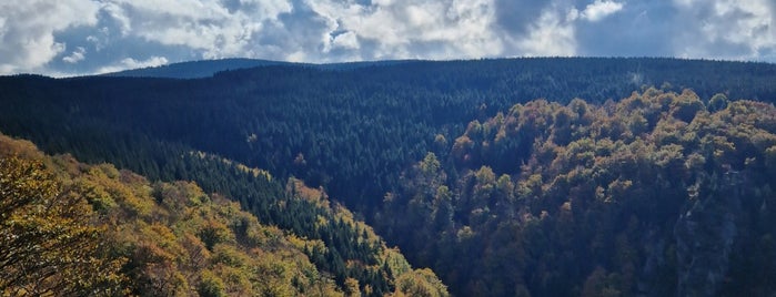 Frýdlantské Cimbuří is one of Turistické cíle v Jizerských horách.