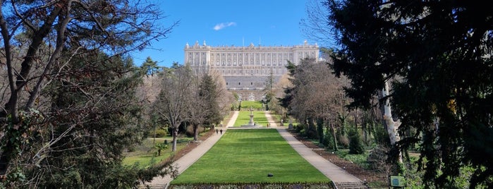 Campo del Moro is one of Madrid 🤩.