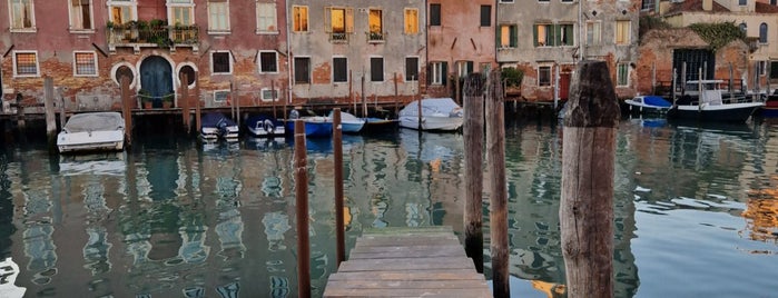 Isola San Pietro is one of 10 cose da vedere a Venezia.