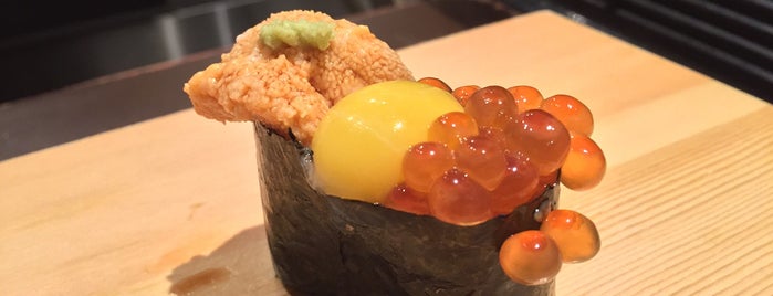 Tanoshi Sushi is one of Locais curtidos por Ramsen.