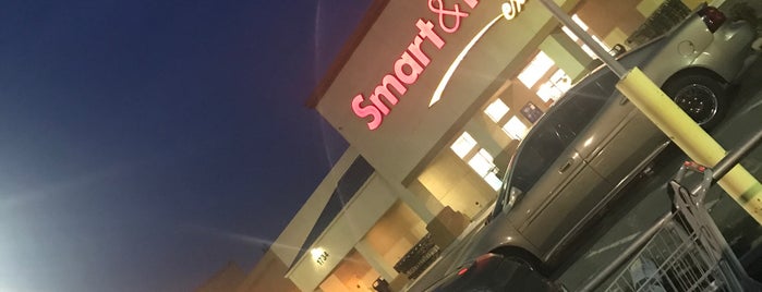 Smart & Final Extra! is one of Grocery Stores.