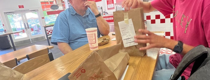 Five Guys is one of Posti che sono piaciuti a Keith.