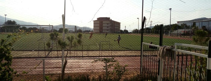 Beydağ Belediyesi Futbol Sahası is one of Stadlar.