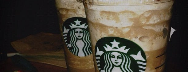 Starbucks is one of Locais curtidos por Osama.