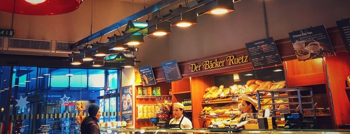 Der Bäcker Ruetz is one of Lugares favoritos de Cenker.