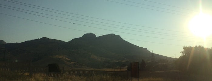 Makam Dağı is one of Diyarbakır Gezilecek Yerler.