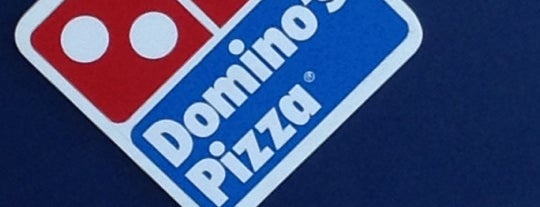 Domino's Pizza is one of Tempat yang Disukai Daniel.