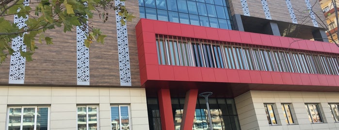 Manisa Ticaret Ve Sanayi Odası Yeni Hizmet Binası is one of สถานที่ที่ K G ถูกใจ.