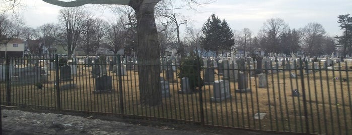 St. Michael Cemetery is one of Locais curtidos por Lindsaye.