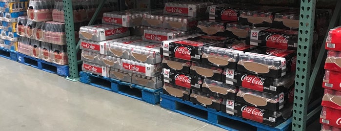 Costco is one of Davidさんのお気に入りスポット.