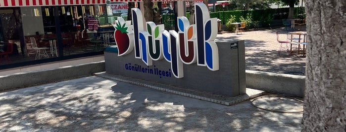 Hüyük Çarşı is one of Orte, die Gulsen gefallen.