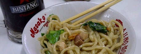 Bakmi Garing Mangga Besar is one of Jakartans.