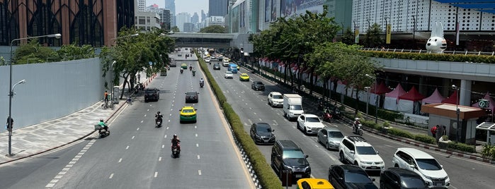 BTS/MBK/Siam Discovery Skywalk (ทางเดินยกระดับ) is one of Bangkok 2.