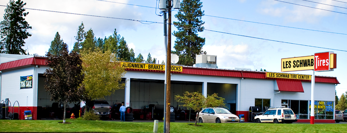 Les Schwab Tire Center is one of Lieux qui ont plu à California.