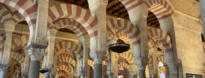 Mezquita-Catedral de Córdoba is one of Sitios que parecen incorrectos o duplicados.