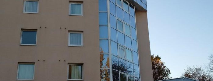 Hotel Novotel Centre Bord de Loire Nantes is one of Lugares favoritos de Kévin.