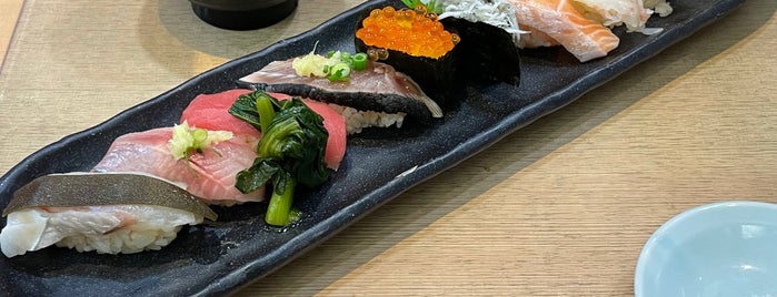 Sushi Misakimaru is one of 食事.