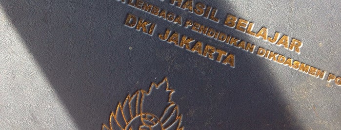 SMP PGRI 12 Jakarta is one of Arie : понравившиеся места.