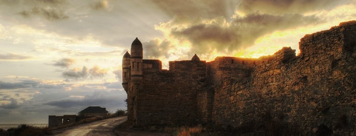 Крепость Ени-Кале is one of Где надо побывать в Керчи.
