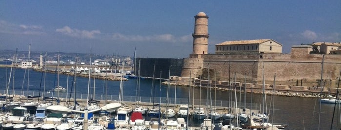 Restaurant du Rowing Club is one of Bons plans Marseille.