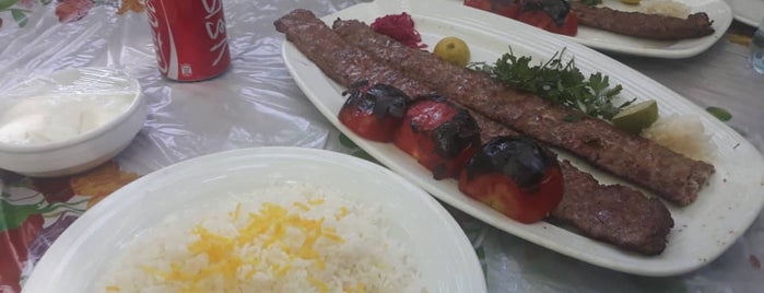 باغ رستوران عطرسيب|atre sib restaurant is one of สถานที่ที่ Sarah ถูกใจ.