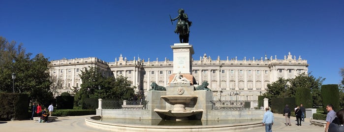 Plaza de Oriente is one of Jonoさんのお気に入りスポット.