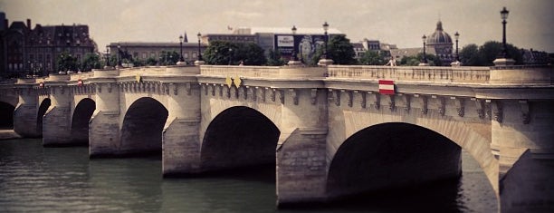 Pont Neuf is one of Jono’s Liked Places.